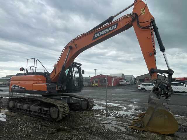 Used 2022 Doosan DX225 Excavator U5348