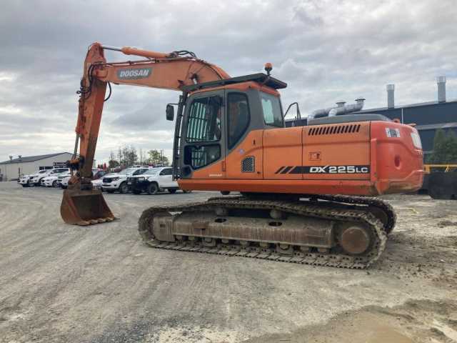 Used Doosan DX225LC Excavator 2011 U4910